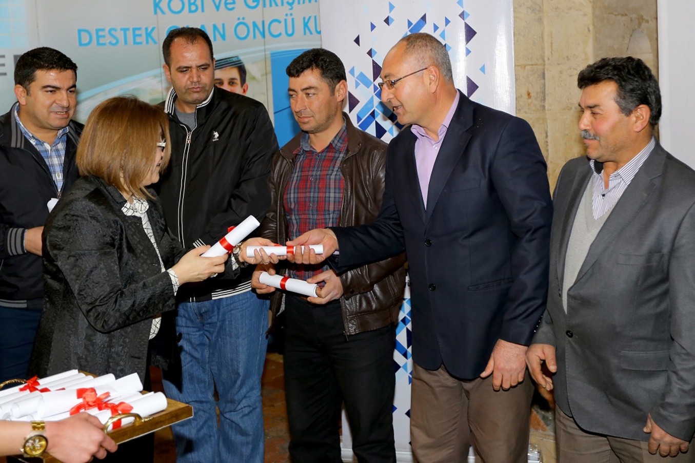 Gaziantep’te girişimci adayları sertifikalarını aldı